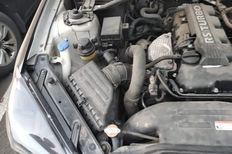 Used Hyundai Genesis Coupe 2009 2.0T Automatic Luxury Edition Engine Bay Right