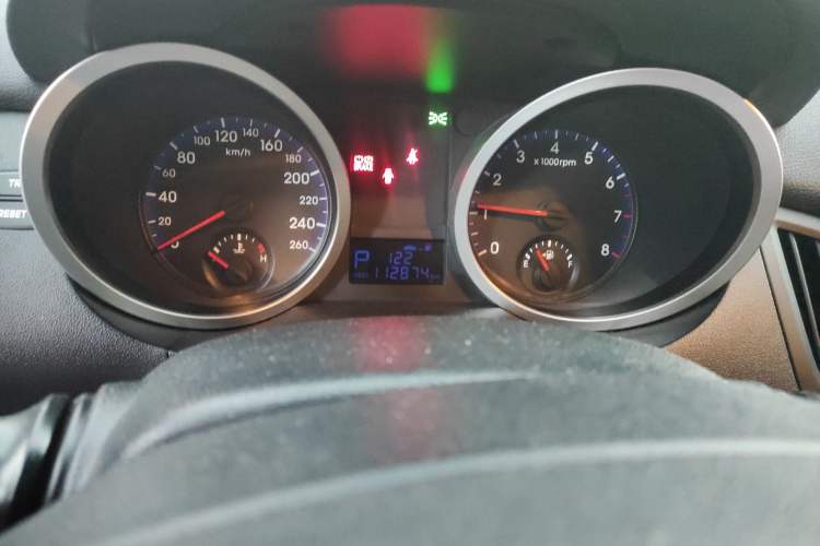 Used Hyundai Genesis Coupe 2009 2.0T Automatic Luxury Edition Odometer Close Up