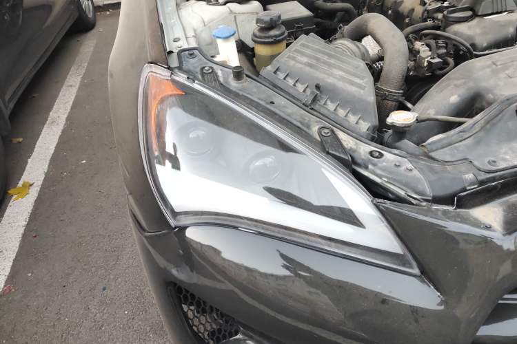 Used Hyundai Genesis Coupe 2009 2.0T Automatic Luxury Edition Right Front Headlight