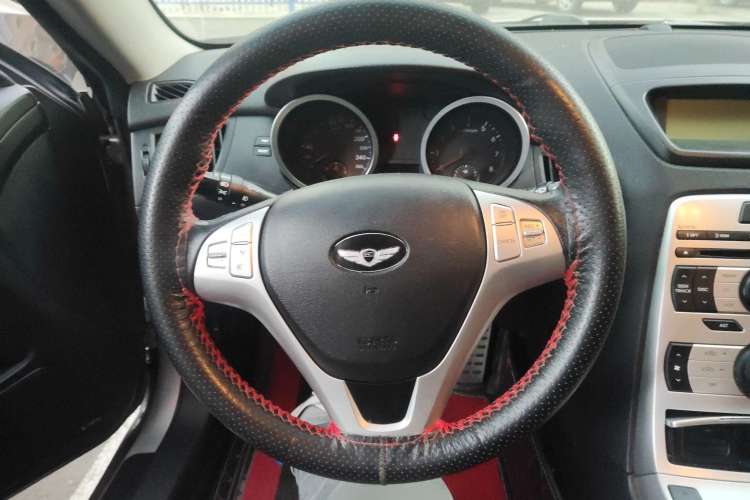 Used Hyundai Genesis Coupe 2009 2.0T Automatic Luxury Edition Steering Wheel