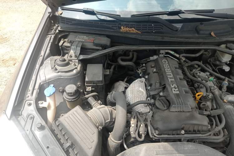 Used Hyundai Genesis Coupe 2009 2.0T Automatic Deluxe Edition Engine Bay Right