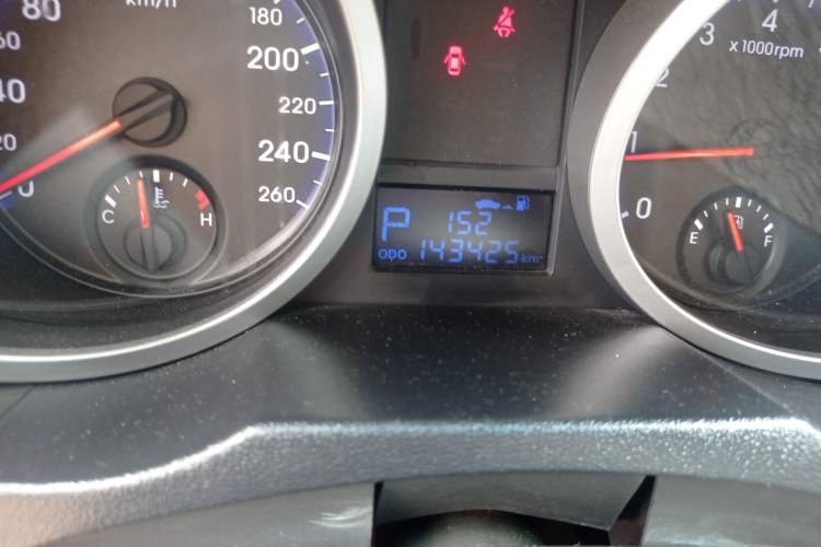 Used Hyundai Genesis Coupe 2009 2.0T Automatic Deluxe Edition Odometer Close Up
