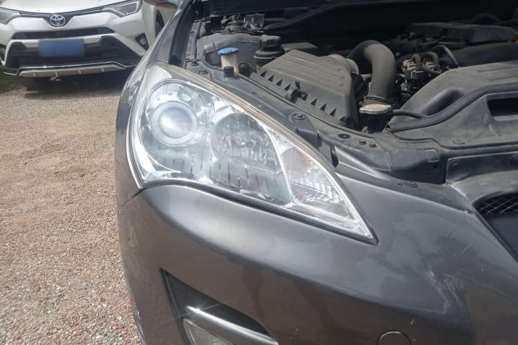 Used Hyundai Genesis Coupe 2009 2.0T Automatic Deluxe Edition Right Front Headlight