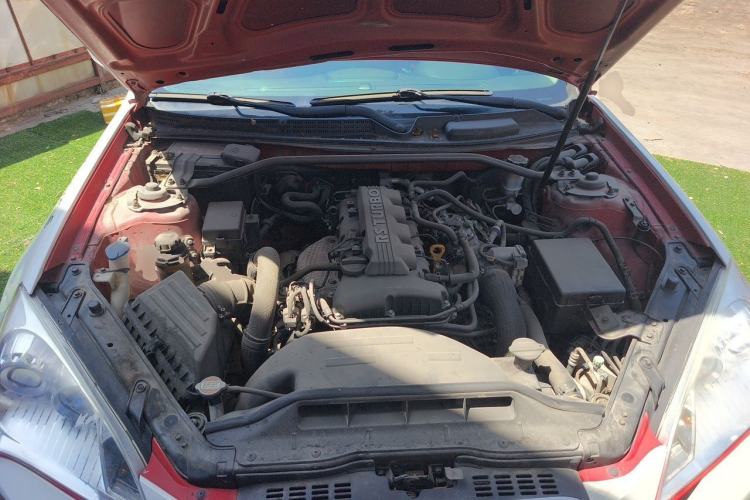Used Hyundai Genesis Coupe 2009 2.0T Automatic Luxury Edition Engine Bay