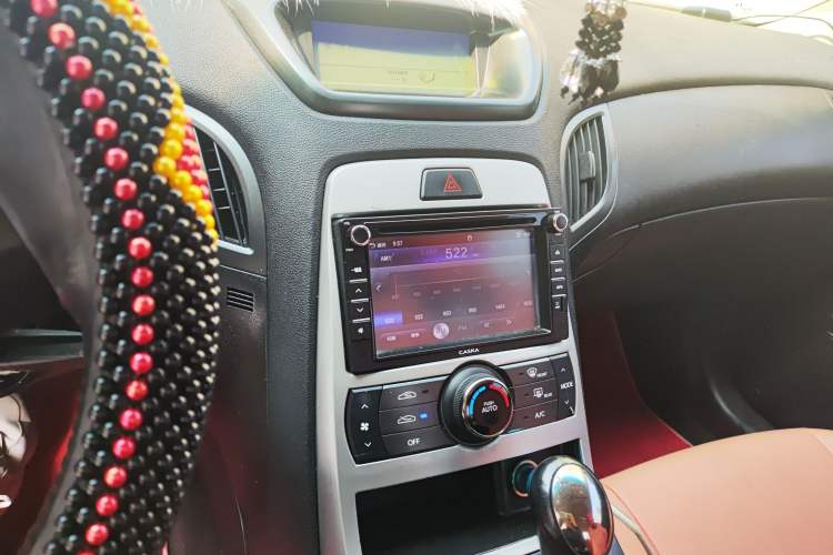 Used Hyundai Genesis Coupe 2009 2.0T Automatic Deluxe Edition Audio And AC Panel