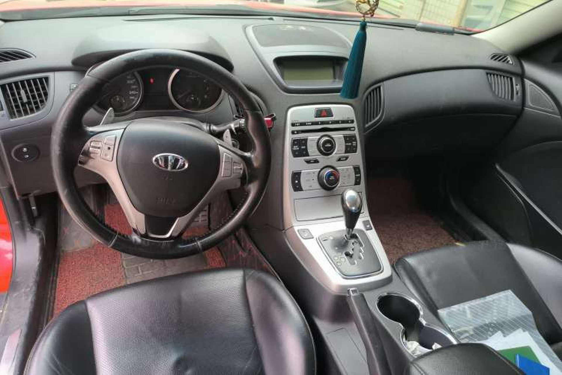 Used Hyundai Genesis Coupe 2009 2.0T Automatic Luxury Edition Center Console