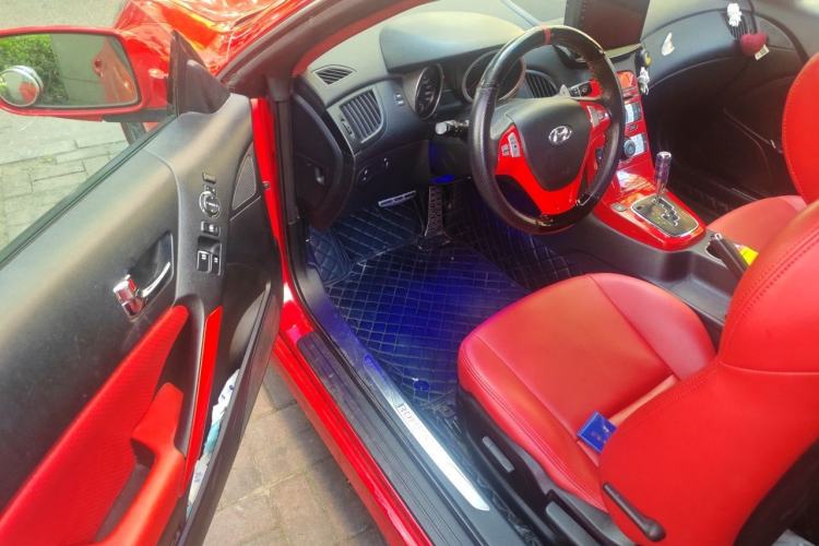 Used Hyundai Genesis Coupe 2009 2.0T Automatic Luxury Edition Driver Seat