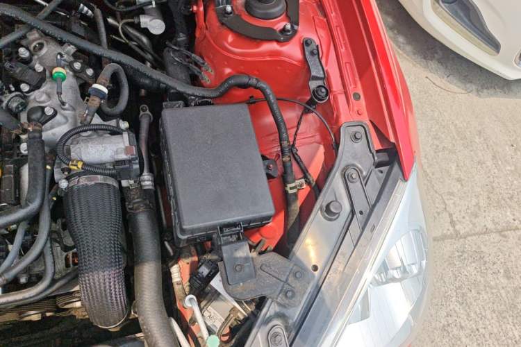 Used Hyundai Genesis Coupe 2009 2.0T Automatic Deluxe Edition Engine Bay Left