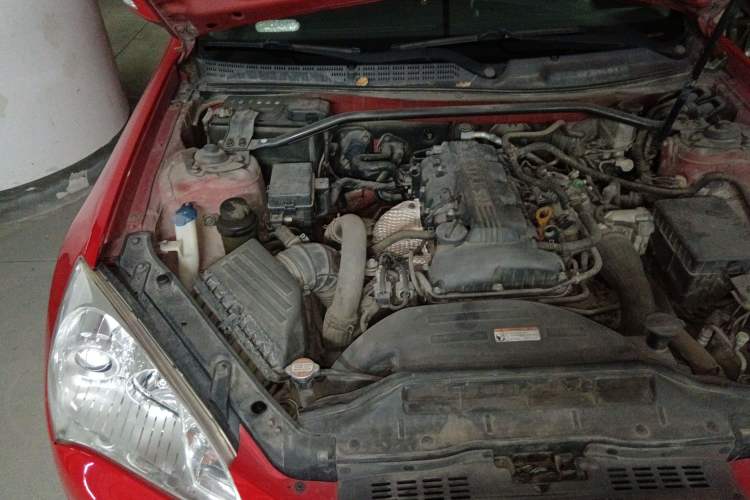 Used Hyundai Genesis Coupe 2009 2.0T Automatic Deluxe Edition Engine Bay Right