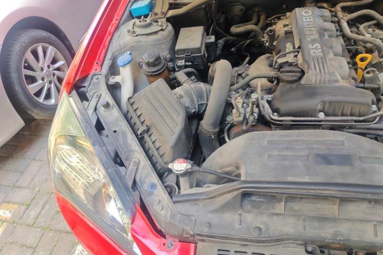 Used Hyundai Genesis Coupe 2009 2.0T Automatic Luxury Edition Engine Bay Right