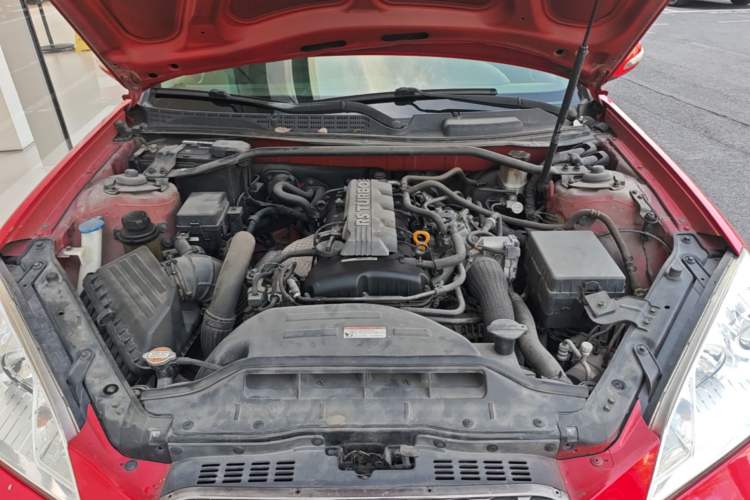 Used Hyundai Genesis Coupe 2009 2.0T Automatic Luxury Edition Engine Bay