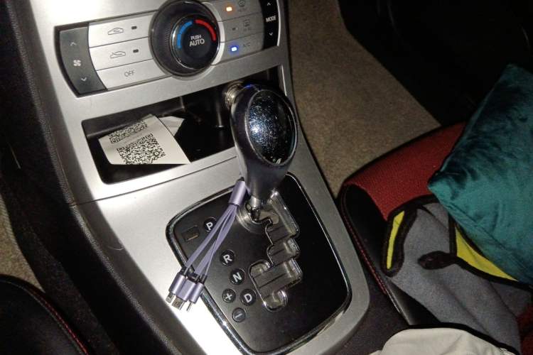 Used Hyundai Genesis Coupe 2009 2.0T Automatic Deluxe Edition Gear Lever