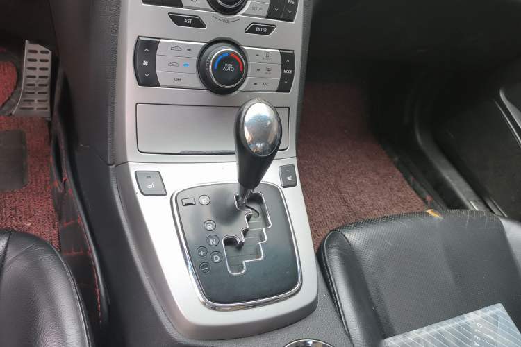 Used Hyundai Genesis Coupe 2009 2.0T Automatic Luxury Edition Gear Lever