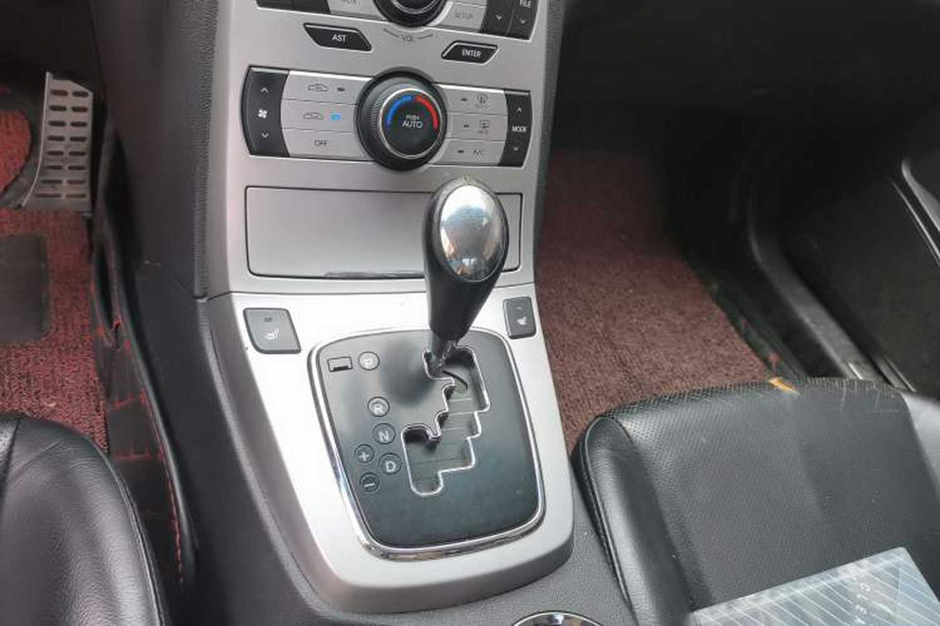 Used Hyundai Genesis Coupe 2009 2.0T Automatic Luxury Edition Gear Lever