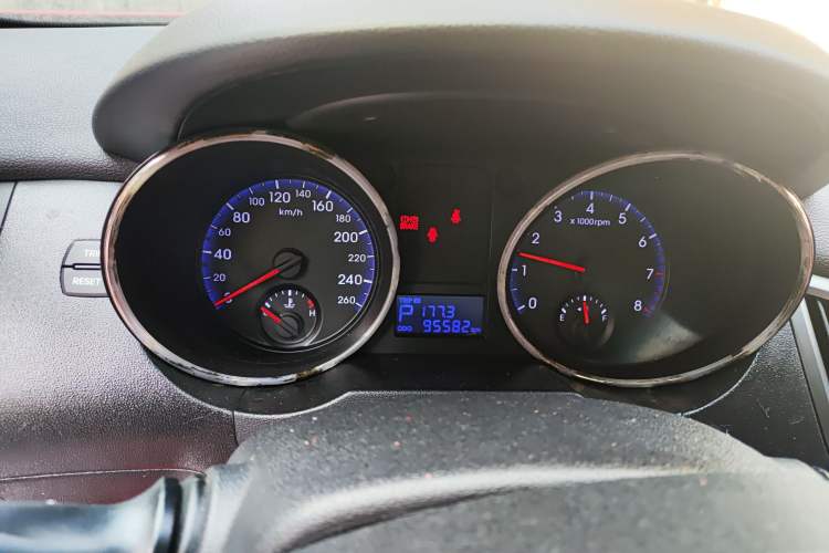 Used Hyundai Genesis Coupe 2009 2.0T Automatic Deluxe Edition Instrument Cluster