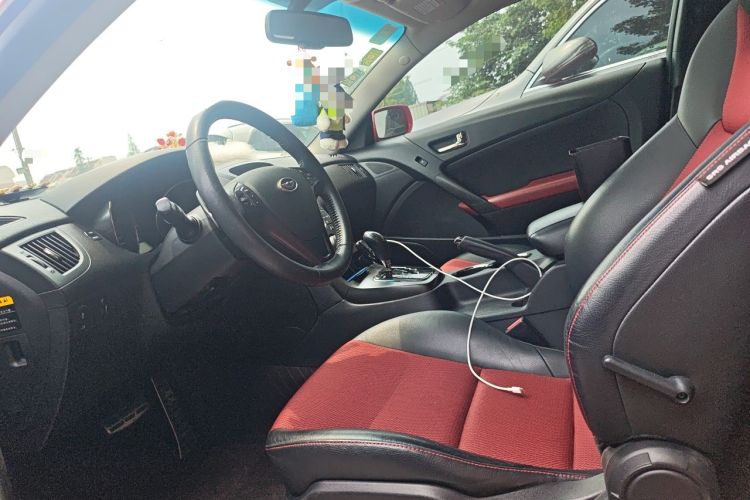 Used Hyundai Genesis Coupe 2009 2.0T Automatic Deluxe Edition Left Front Seat