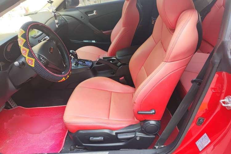 Used Hyundai Genesis Coupe 2009 2.0T Automatic Deluxe Edition Left Front Seat