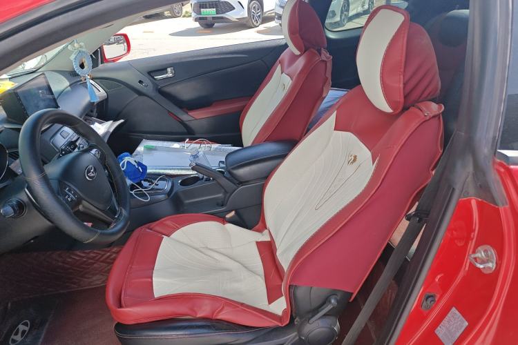 Used Hyundai Genesis Coupe 2009 2.0T Automatic Deluxe Edition Left Front Seat