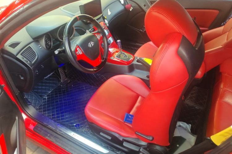 Used Hyundai Genesis Coupe 2009 2.0T Automatic Luxury Edition Left Front Seat