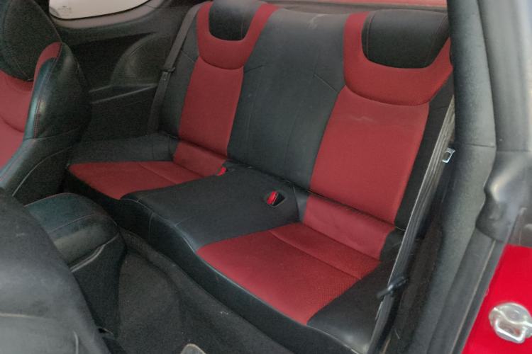 Used Hyundai Genesis Coupe 2009 2.0T Automatic Deluxe Edition Left Rear Seat