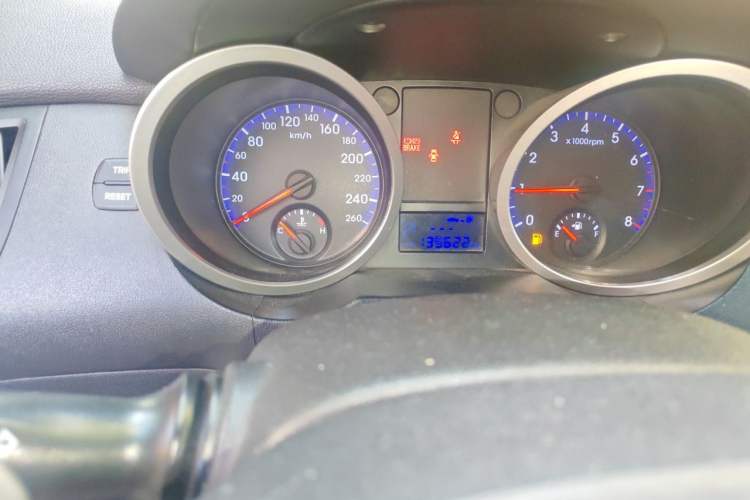 Used Hyundai Genesis Coupe 2009 2.0T Automatic Luxury Edition Odometer Close Up