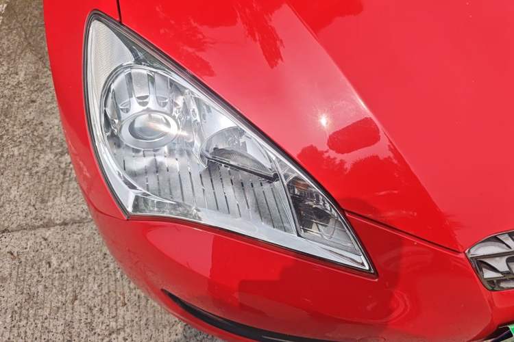 Used Hyundai Genesis Coupe 2009 2.0T Automatic Deluxe Edition Right Front Headlight
