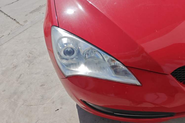Used Hyundai Genesis Coupe 2009 2.0T Automatic Deluxe Edition Right Front Headlight