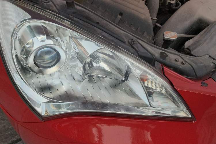 Used Hyundai Genesis Coupe 2009 2.0T Automatic Deluxe Edition Right Front Headlight