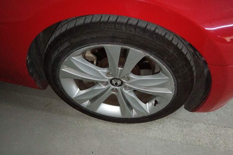 Used Hyundai Genesis Coupe 2009 2.0T Automatic Deluxe Edition Right Front Wheel Hub