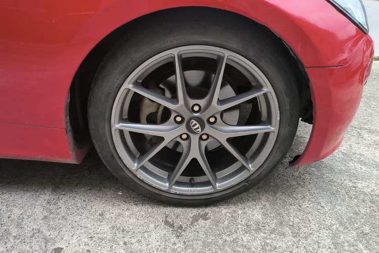 Used Hyundai Genesis Coupe 2009 2.0T Automatic Luxury Edition Right Front Wheel Hub