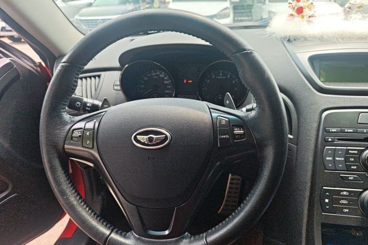 Used Hyundai Genesis Coupe 2009 2.0T Automatic Deluxe Edition Steering Wheel