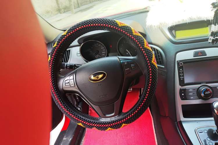 Used Hyundai Genesis Coupe 2009 2.0T Automatic Deluxe Edition Steering Wheel