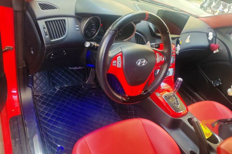 Used Hyundai Genesis Coupe 2009 2.0T Automatic Luxury Edition Steering Wheel