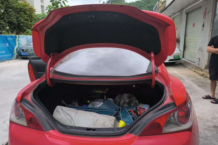 Used Hyundai Genesis Coupe 2009 2.0T Automatic Luxury Edition Trunk