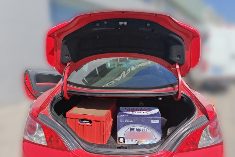 Used Hyundai Genesis Coupe 2009 2.0T Automatic Deluxe Edition Trunk