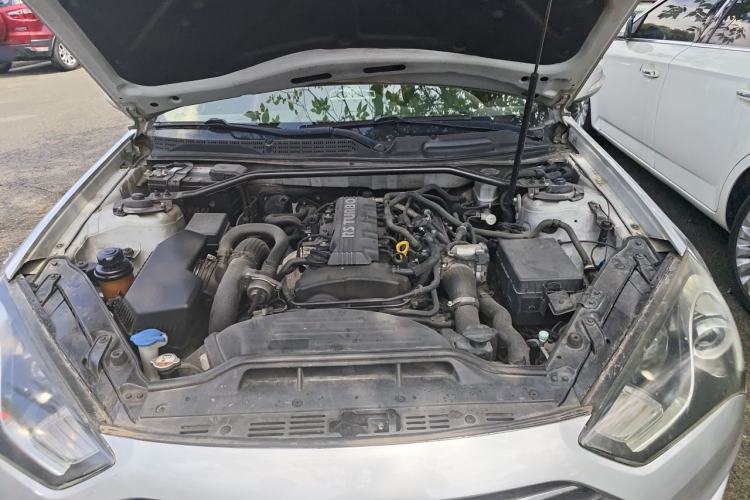 Used Hyundai Genesis Coupe 2009 2.0T Automatic Deluxe Edition Engine Bay