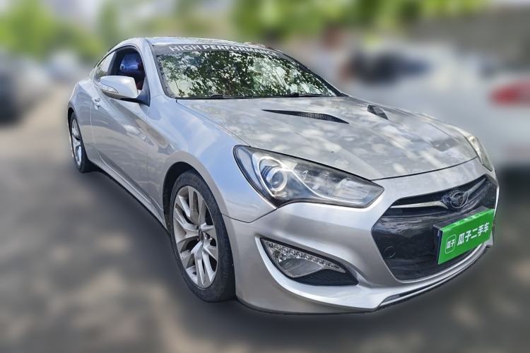 Used Hyundai Genesis Coupe 2009 2.0T Automatic Deluxe Edition Front Right 45 Deg