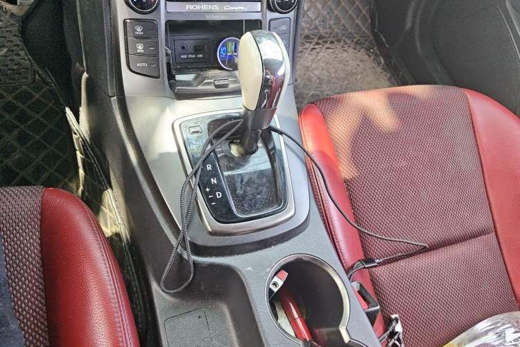 Used Hyundai Genesis Coupe 2009 2.0T Automatic Deluxe Edition Gear Lever
