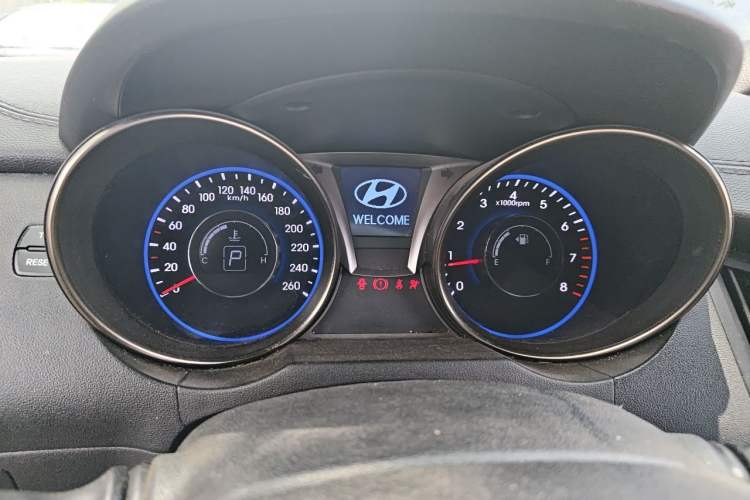 Used Hyundai Genesis Coupe 2009 2.0T Automatic Deluxe Edition Instrument Cluster