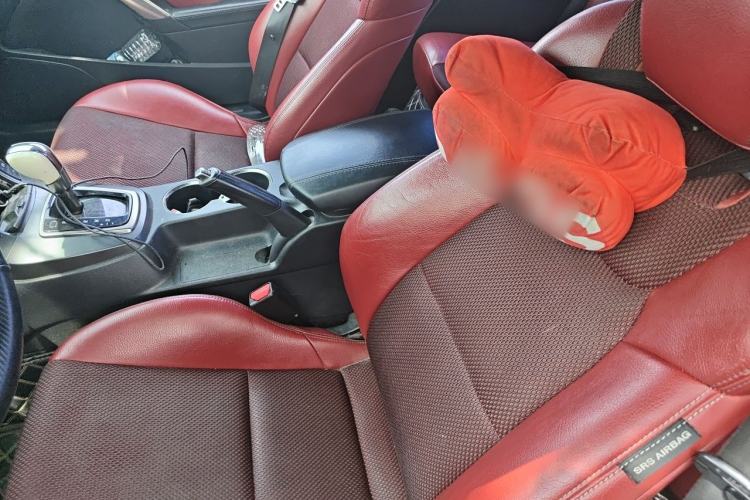 Used Hyundai Genesis Coupe 2009 2.0T Automatic Deluxe Edition Left Front Seat