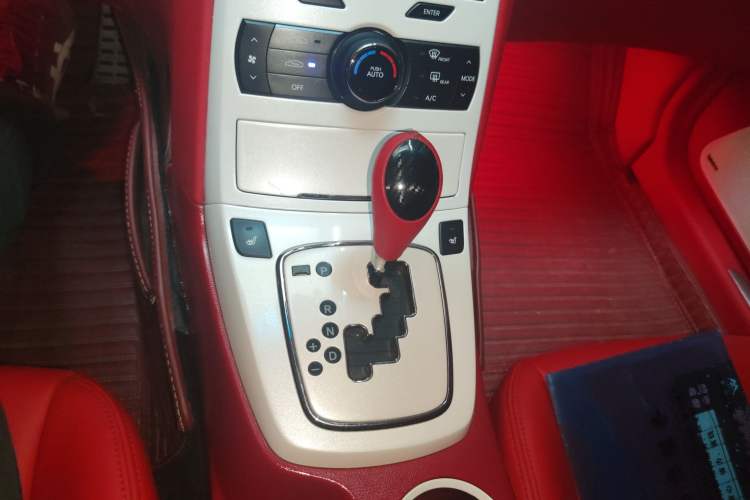 Used Hyundai Genesis Coupe 2009 2.0T Automatic Luxury Edition Gear Lever