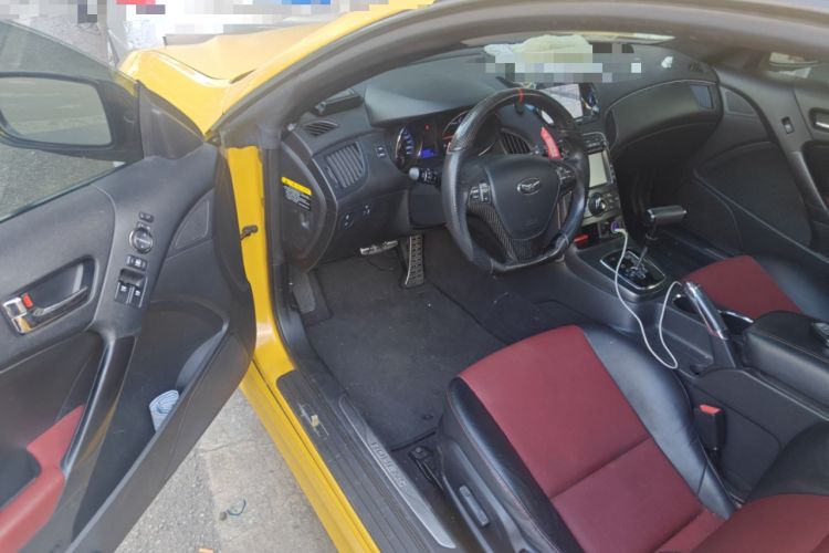 Used Hyundai Genesis Coupe 2009 2.0T Automatic Deluxe Edition Driver Seat