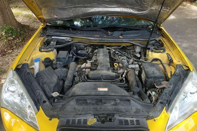 Used Hyundai Genesis Coupe 2009 2.0T Automatic Deluxe Edition Engine Bay