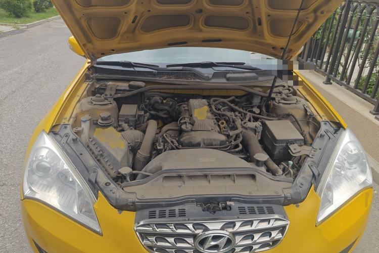 Used Hyundai Genesis Coupe 2009 2.0T Automatic Luxury Edition Engine Bay
