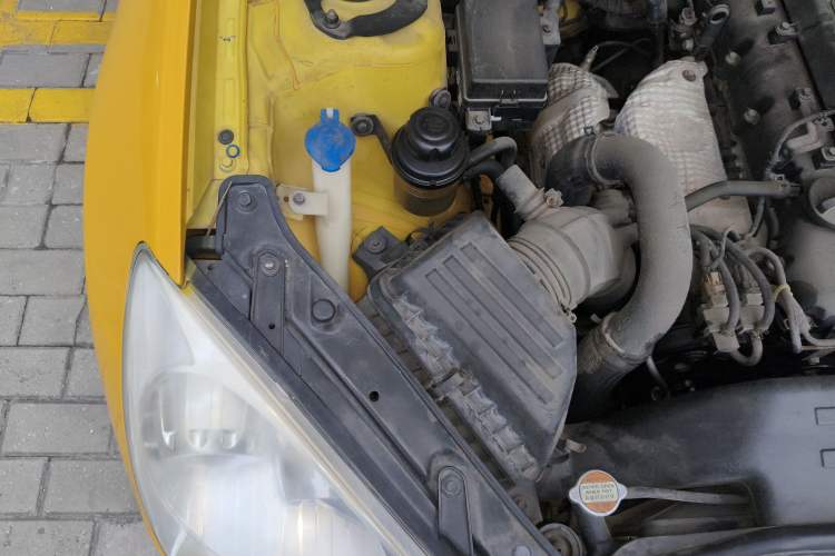 Used Hyundai Genesis Coupe 2009 2.0T Automatic Deluxe Edition Engine Bay Right