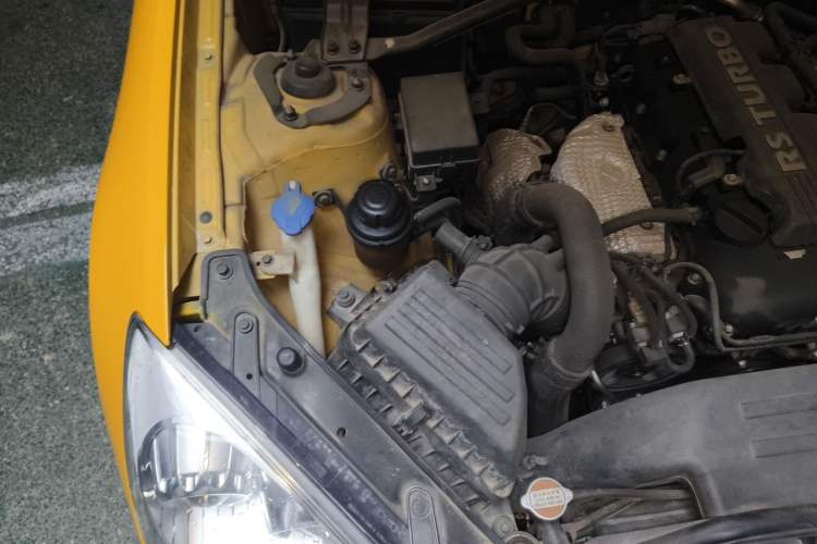 Used Hyundai Genesis Coupe 2009 2.0T Automatic Deluxe Edition Engine Bay Right