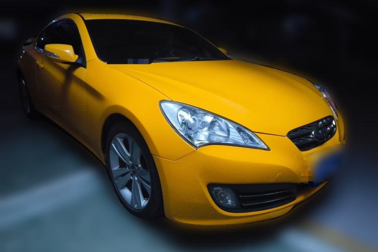 Used Hyundai Genesis Coupe 2009 2.0T Automatic Deluxe Edition Front Right 45 Deg