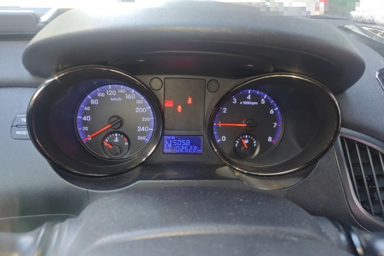 Used Hyundai Genesis Coupe 2009 2.0T Automatic Deluxe Edition Instrument Cluster