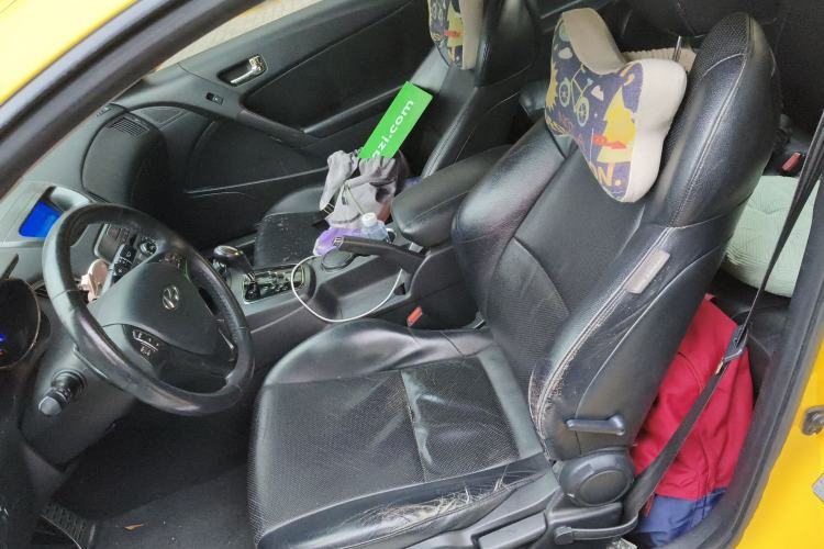 Used Hyundai Genesis Coupe 2009 2.0T Automatic Deluxe Edition Left Front Seat