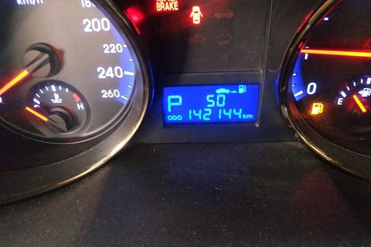 Used Hyundai Genesis Coupe 2009 2.0T Automatic Deluxe Edition Odometer Close Up